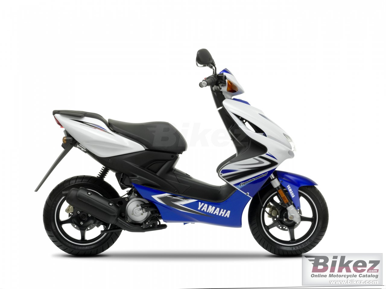 Big Yamaha aeroxr picture and wallpaper from Bikez.com